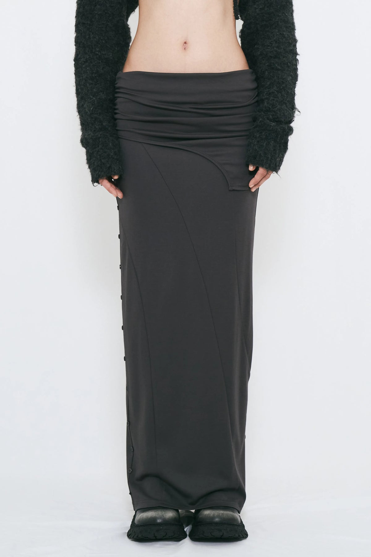 2way button maxi skirt