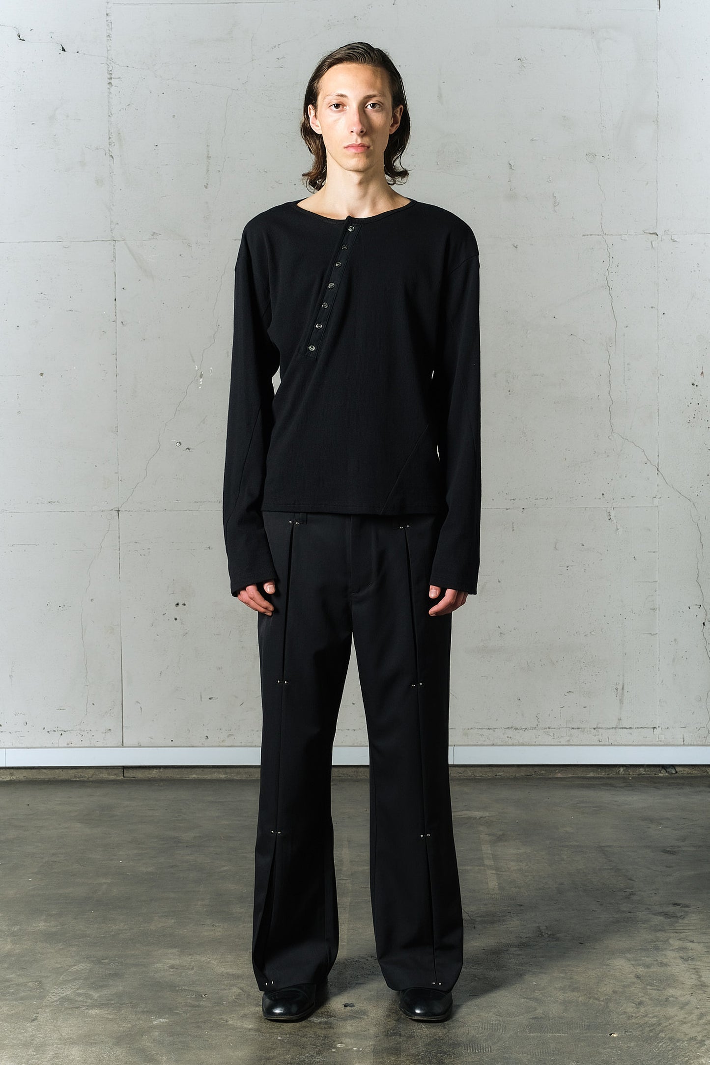 studded motion pleat gab trousers