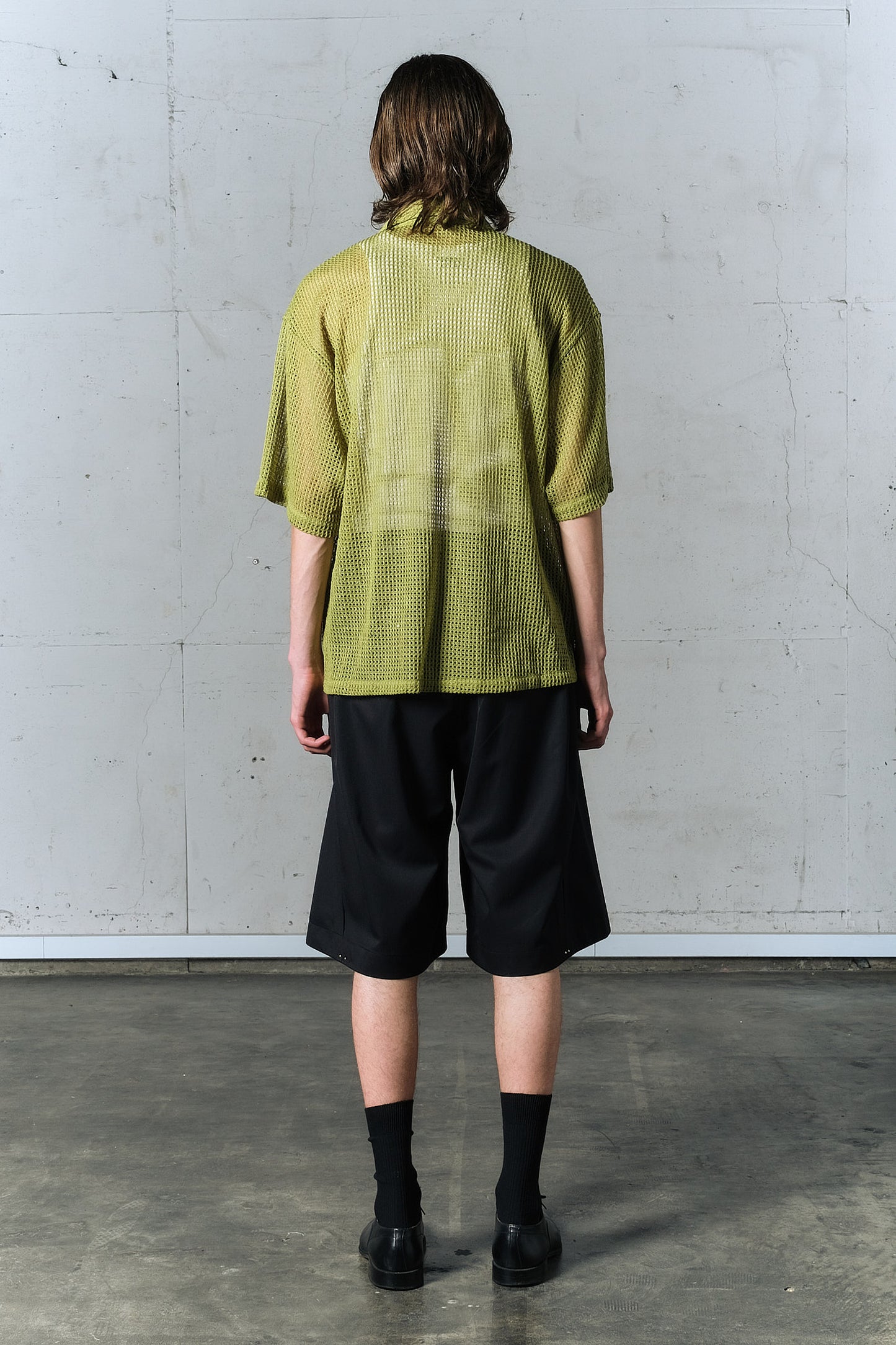 studded motion pleat gab shorts