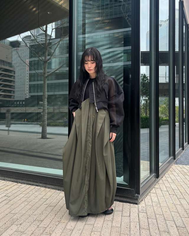 curve line tuck sleeveless op