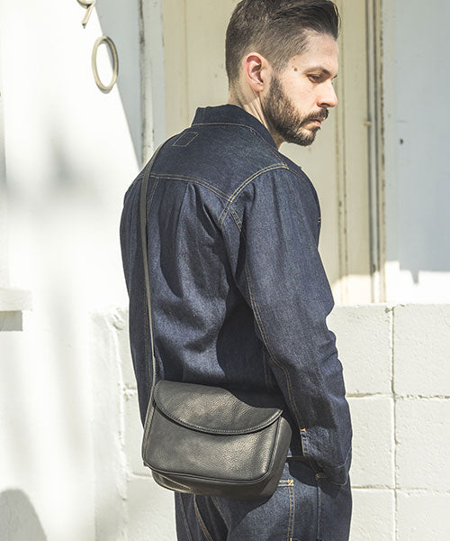 imperma-leather / neat shoulder bag