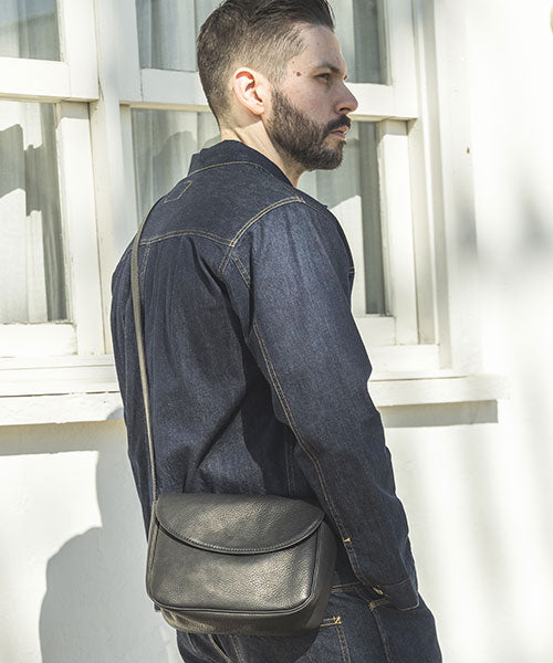 imperma-leather / neat shoulder bag