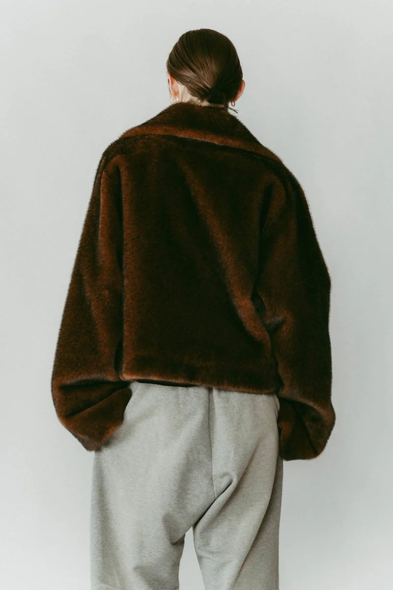 point collar fur coat