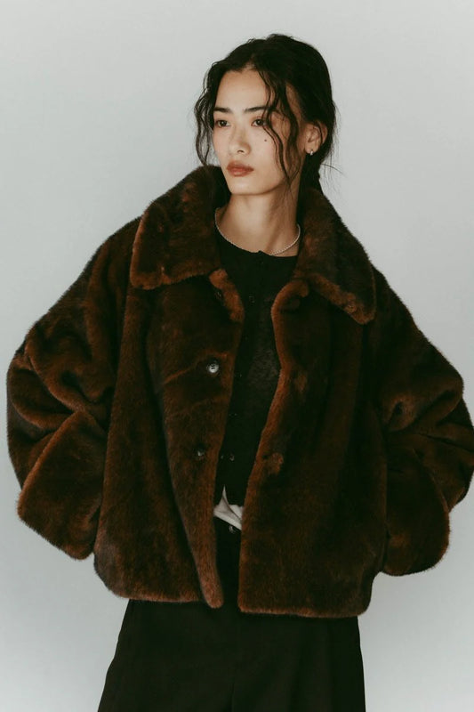 point collar fur coat