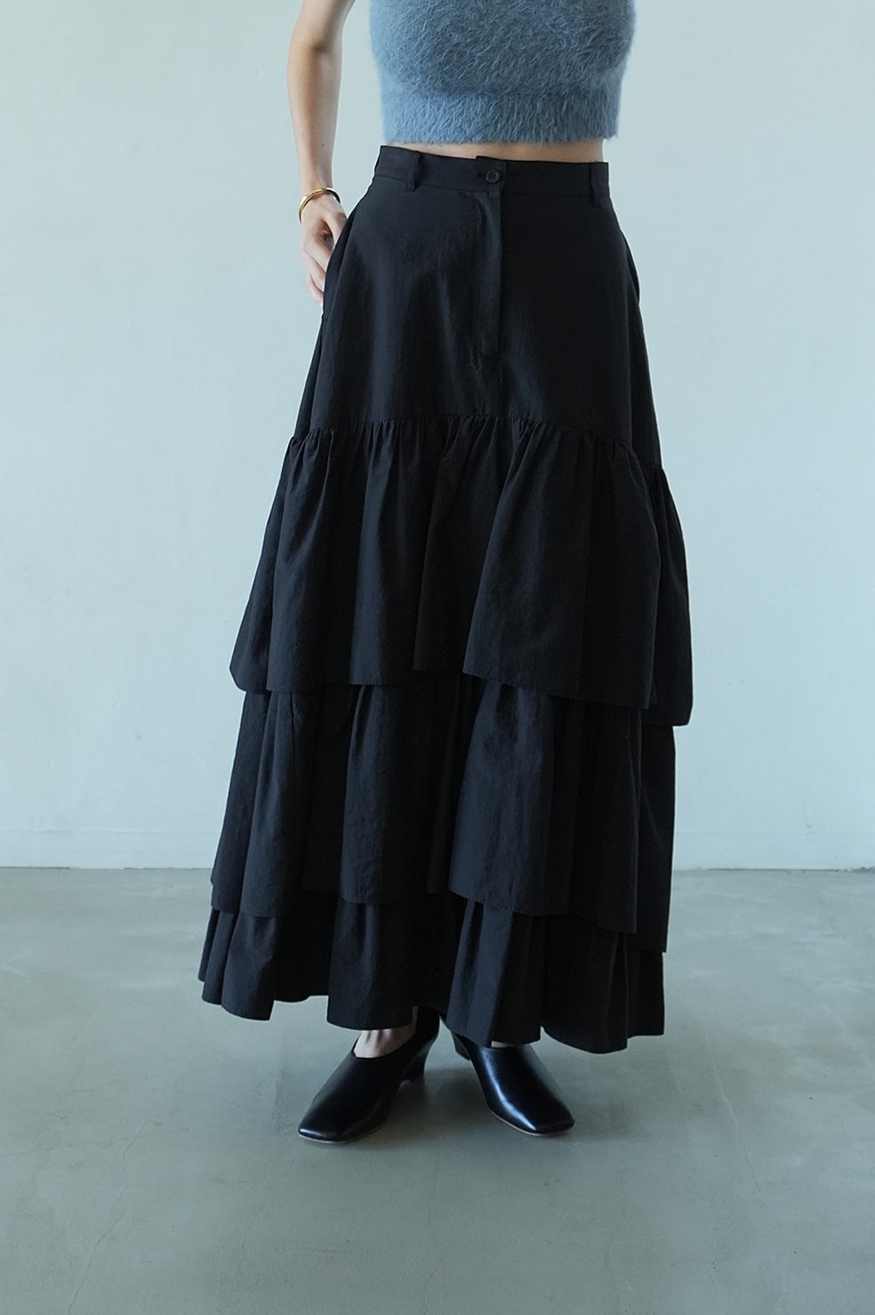 volume frill skirt