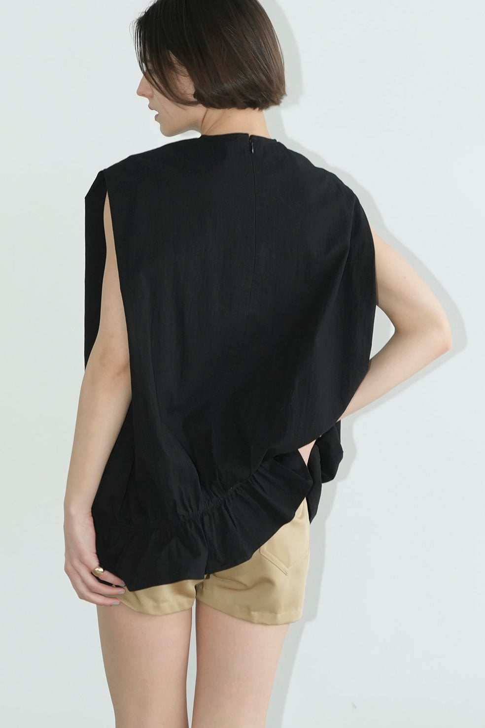 round hem gather tops